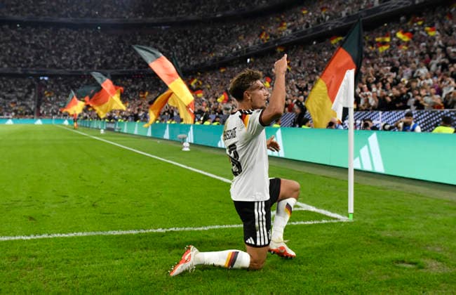 TOR zum 1:0 Tom Bischof GER (08) Torjubel DFB Laenderspiel Deutschland GER vs Serbien SER UEFA Nations League am 01.10.2026 DFL REGULATIONS PROHIBIT ANY USE OF PHOTOGRAPHS AS IMAGE SEQUENCES AND OR QUASI-VIDEO DFB Laenderspiel Deutschland GER vs Serbien SER UEFA Nations League