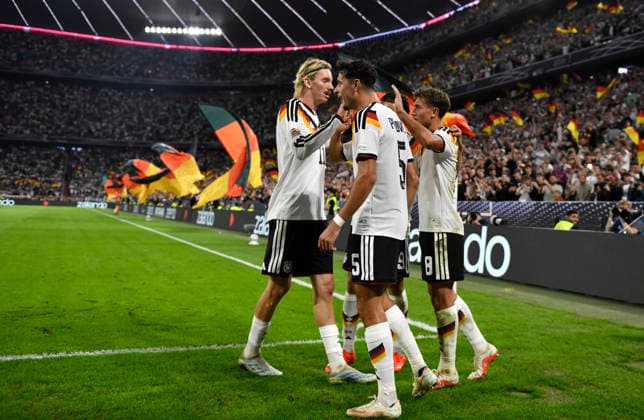 TOR zum 1:0 Tom Bischof GER (08) Torjubel Nick Woltemade GER (11) Alexander Pavlovic GER (05) DFB Laenderspiel Deutschland GER vs Serbien SER UEFA Nations League am 01.10.2026 DFL REGULATIONS PROHIBIT ANY USE OF PHOTOGRAPHS AS IMAGE SEQUENCES AND OR QUASI-VIDEO DFB Laenderspiel Deutschland GER vs Serbien SER UEFA Nations League