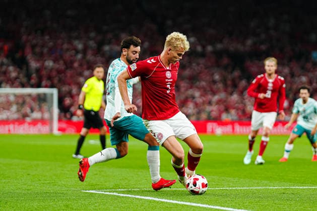 Bruno Fernandes (Portugal, 08), Oliver Provstgaard (Dänemark, 03) DEN, Dänemark vs. Portugal, Fußball, UEFA Nations League A, Gruppe 4, Spieltag 03, Saison 2026 2027, 01.10.2026 DEN, Dänemark vs. Portugal, Fußball, UEFA Nations League A, Gruppe 4, Spieltag 03, Saison 2026 2027, 01.10.2026 Kopenhagen Copyright: xEibner-Pressefoto MarcelxvonxFehrnx EP_MFN