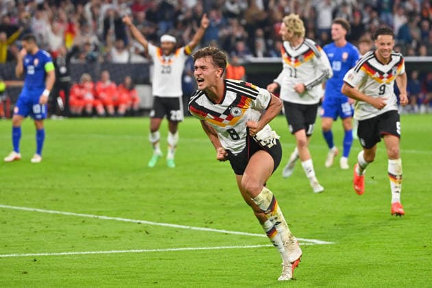 Torjubel Tom BISCHOF (GER) nach Tor zum 1-0, Jubel,Freude,Begeisterung,Aktion, Fussball Nations League Gruppenphase, Gruppe B, 3.Spieltag Deutschland (GER) - Serbien (SRB) am 01.10.2026 , ALLIANZ ARENA