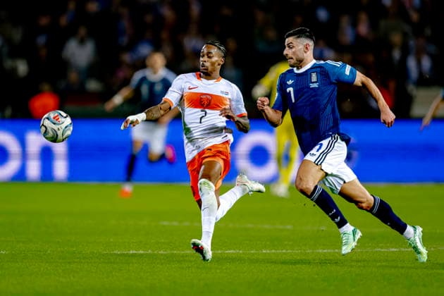 THESSALONIKI - Nederland forward Crysencio Summerville, Griekenland forward Giorgos Masouras during the UEFA Nations League match between Griekenland and Nederland at Toumba Stadion on 1 October 2026 in Thessaloniki, Griekenland. (Photo by DeFodi Images) -