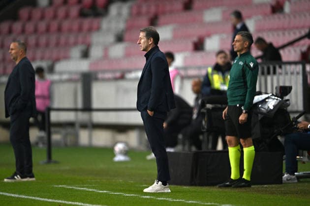 IPA89190621 - Kosovo coach Franco Coda during the Nations League phase, Matchday 3, League B Group B3, between Israel and Kosovo on October 1, 2026, at Nagyerdei Stadium in Debrecen, Hungary  Copyright: xVincenzoxOrlando IPAxSportx xx IPA89190621