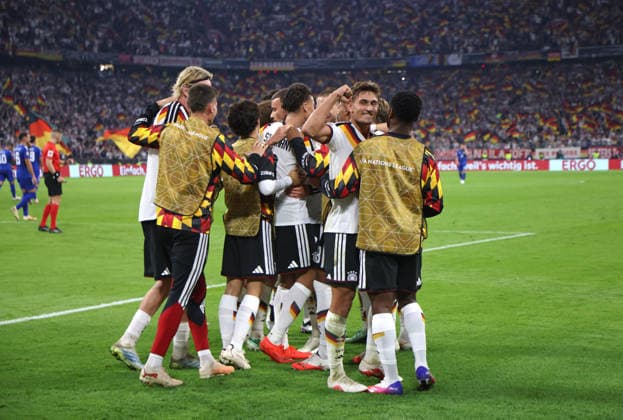 Deutschland - Serbien, Fussball, Herren, Saison 2026 2027, Länderspiel, Nations League, 3.Spieltag, Liga A, Gruppe 2, Allianz Arena 2:0 durch Florian Wirtz (Deutschland) Tor, Jubel, Jubeltraube