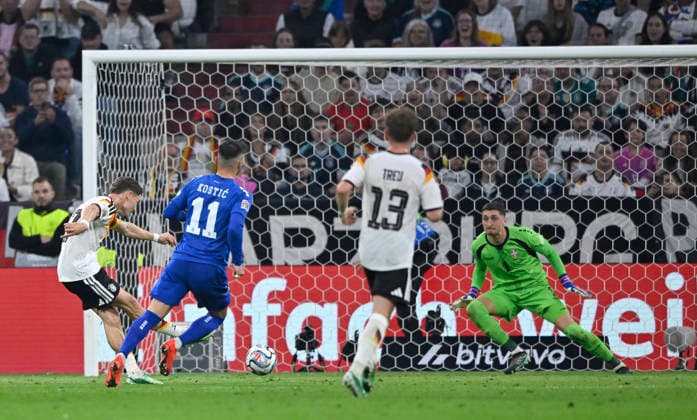 TOR zum 2:0 Florian Wirtz GER (17) gegen Torwart Djordje Petrovic SER (01) DFB Laenderspiel Deutschland GER vs Serbien SER UEFA Nations League am 01.10.2026 DFL REGULATIONS PROHIBIT ANY USE OF PHOTOGRAPHS AS IMAGE SEQUENCES AND OR QUASI-VIDEO DFB Laenderspiel Deutschland GER vs Serbien SER UEFA Nations League