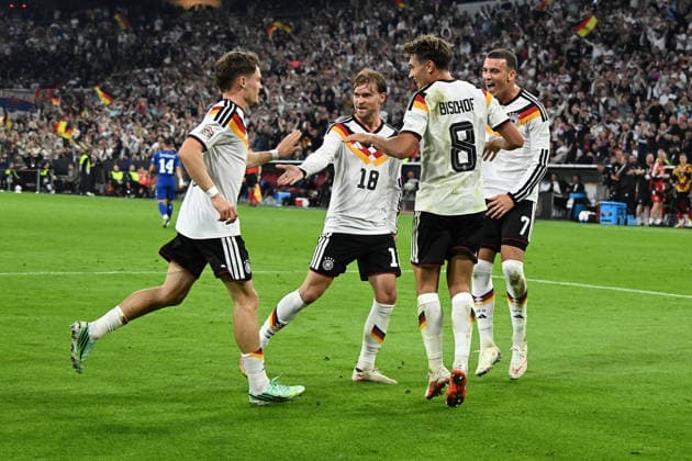 01.10.2026, xsltx, Fussball UEFA Nations League, Deutschland - Serbien v.l. Torjubel nach dem Tor zum celebrating the goal celebrate 2:0 durch Florian Wirtz (Deutsche Fussball Nationalmannschaft DFB) München