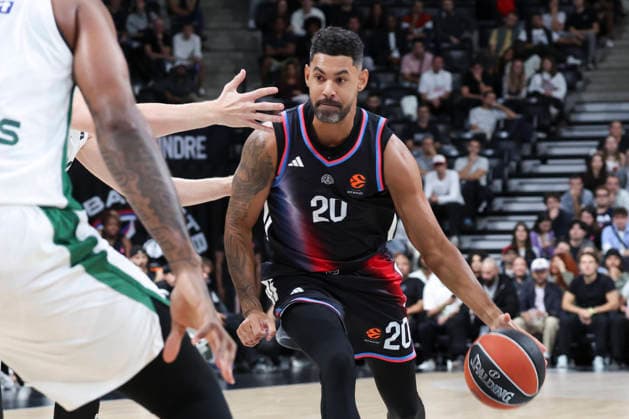 BASKET BALL : Paris Basket Vs Zalgiris Kaunas - Euroligue - 01 10 2026 Jeremy Morgan (Paris) ParisFrance  Copyright: xMichaelxBaucherx