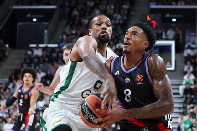 BASKET BALL : Paris Basket Vs Zalgiris Kaunas - Euroligue - 01 10 2026 Jared Rhoden (Paris) Vs Sterling Brown (Zalgiris Kaunas) ParisFrance  Copyright: xMichaelxBaucherx