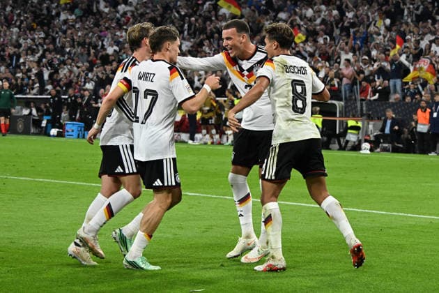 01.10.2026, xsltx, Fussball UEFA Nations League, Deutschland - Serbien v.l. Torjubel nach dem Tor zum celebrating the goal celebrate 2:0 durch Florian Wirtz (Deutsche Fussball Nationalmannschaft DFB) München