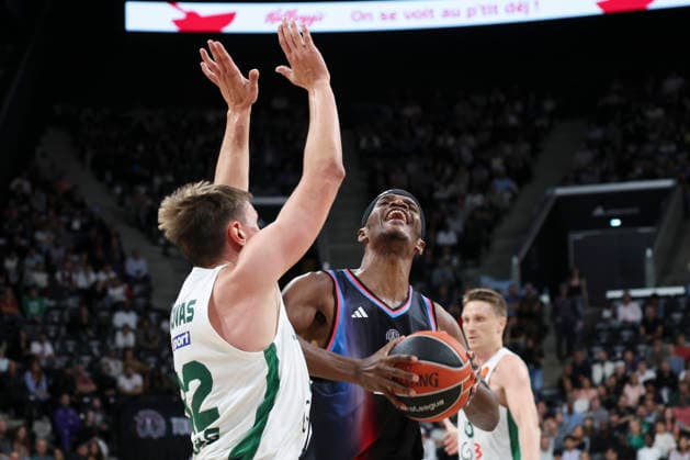BASKET BALL : Paris Basket Vs Zalgiris Kaunas - Euroligue - 01 10 2026 Alize Johnson (Paris) Vs Edgaras Ulanovas (Zalgiris Kaunas) ParisFrance  Copyright: xMichaelxBaucherx
