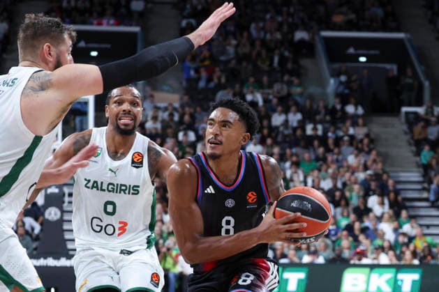 BASKET BALL : Paris Basket Vs Zalgiris Kaunas - Euroligue - 01 10 2026 Jared Rhoden (Paris) Vs Sterling Brown (Zalgiris Kaunas) ParisFrance  Copyright: xMichaelxBaucherx