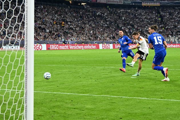 01.10.2026, xsltx, Fussball UEFA Nations League, Deutschland - Serbien v.l. Florian Wirtz (Deutsche Fussball Nationalmannschaft DFB) Torschuetze, erzielt das Tor, Treffer, scores the goal 2:0 München