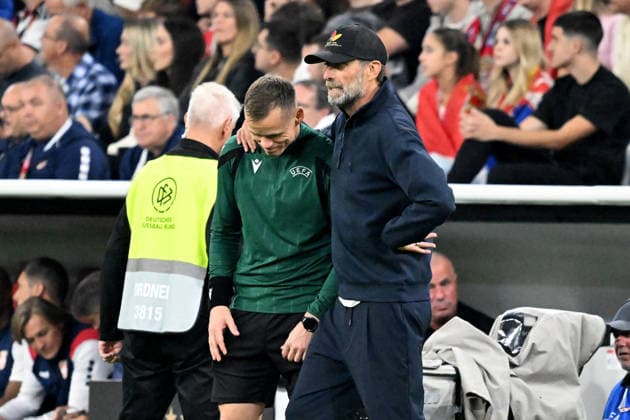 01.10.2026, xsltx, Fussball UEFA Nations League, Deutschland - Serbien v.l. Vierter Offizieller Schiedsrichter Kringstad, Sigurd (Norwegen) Bundestrainer Trainer Juergen Jürgen Klopp (Deutsche Fussball Nationalmannschaft DFB) München