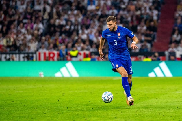 Strahinja Pavlovic (3 Serbien) in Aktion beim UEFA Nations League Spiel Deutschland - Serbien am 01.10.2026 in München. München Allianz Arena Bayern Deutschland