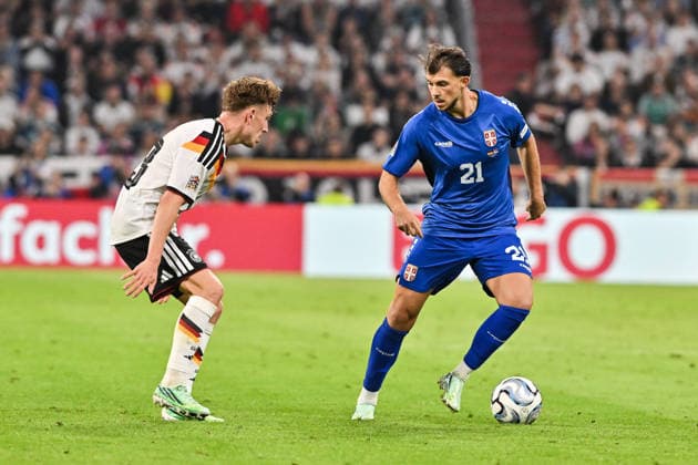 MUNICH, GERMANY; 01. OCTOBER: tackle between Philipp TREU (Germany 13) and Lazar SAMARDZIC (Serbia 21) during the UEFA Nations League Match between Germany vs. Serbia at Matchday 3 at Allianz Arena Copyright: xBEAUTIFULxSPORTS Goldbergx