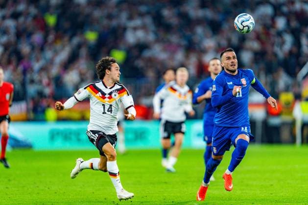 Nations League, Gruppe A, 3. Spieltag, Deutschland vs. Serbien am 01.10.2026 in der Allianz Arena in München Mika Baur 1000. Nationalspieler Einwechselung Copyright: xBahhoxKarax
