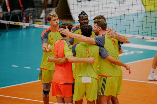 VOLLEYBALL - Coppa Pallavolo Senza Confini HARTBERG,AUSTRIA,01.OCT.26 - VOLLEYBALL - Coppa Pallavolo Senza Confini, TSV Hartberg vs Verona Volley. Image shows the rejoicing of Verona.  GEPAxpictures xRomanxKoenigshofer