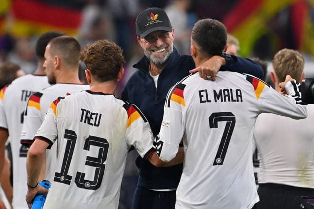 Schlussjubel Bundestrainer Juergen KLOPP (GER) mit Said EL MALA (GER) und Philipp TREU (GER) nach Spielende. Fussball Nations League Gruppenphase, Gruppe B, 3.Spieltag Deutschland (GER) - Serbien (SRB) 2-0 am 01.10.2026 , ALLIANZ ARENA