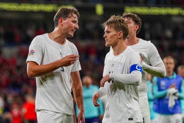 Soccer, Nations League: Wales vs. Norway, Nations League, Cardiff, Wales 20261001 Norway’s Martin Odegaard and Sander Berge after the international soccer match between Wales and Norway in the Nations League at Cardiff City Stadium. Photo: Lise Aserud, NTB, Cardiff, Wales. EDITORIAL USE ONLY. RESTRICTED USE FOR BETTING COMPANIES.  Copyright: xLisexAserudxx xNTBx