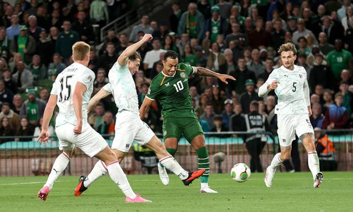 UEFA Nations League Group Stage, Aviva Stadium, Dublin 1 10 2026 Republic of Ireland vs Austria Ireland s Adam Idah with David Affengruber of Austria Adam Idah with David Affengruber 1 10 2026  Copyright: xx ISS_0573