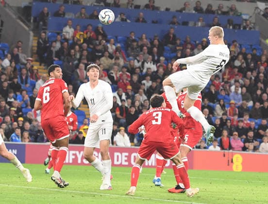 Cardiff, Wales, October 1st 2026 Erling Haaland of Norway heads for goal in the Wales box during the 2027 UEFA Nations league-league phase-Group A4 between Wales and Norway at Cardiff City stadium (Photo by Jeff Thomas Sports Press Photo) Copyright: xJeffxThomas SportsxPressxPhotox Sportspressphoto_SPR243477