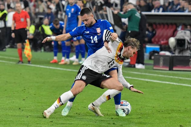v. li. im Zweikampf Andrija Zivkovic (Serbien 14) Maximilian Mittelstädt Mittelstaedt (Deutschland 18) 01.10.2026 ¢ Fussball ¢ Nations League ¢ Deutschland vs Serbien, Allianz Arena, München Muenchen, Bayern Germany