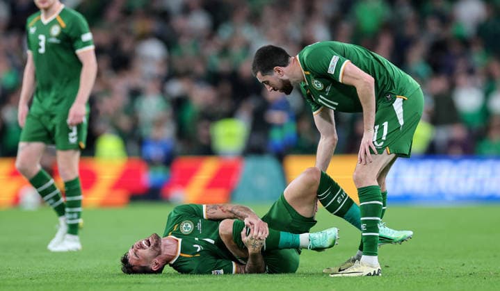 UEFA Nations League Group Stage, Aviva Stadium, Dublin 1 10 2026 Republic of Ireland vs Austria Ireland™s Finn Azaz checks on Troy Parrott after he was fouled Finn Azaz checks on Troy Parrott after he was fouled 1 10 2026  Copyright: xx RB1_0058