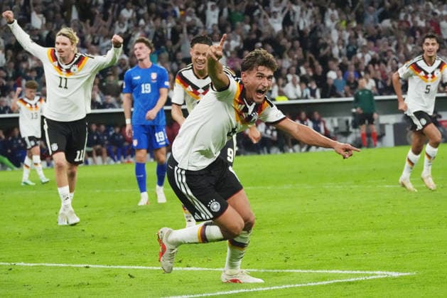 Munich , Nations League, Gruppe B, UEFA Nations League, Deutschland vs Serbien Germany vs Serbia, 30.09.2026, Allianzarena München Tom Bischof, Deutschland, Germany GER; Torjubelt Aktion, Einzelbild, UEFA regulations prohibit any use of photographs as image sequences and or quasi-video. EDITORIAL USE ONLY,