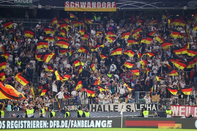 Deutschland Fahnen im Fanblock, GER, Deutschland vs. Serbien, Fussball, UEFA Nations League, 3. Spieltag, Saison 2026 2027, 01.10.2026, GER, Deutschland vs. Serbien, Fussball, UEFA Nations League, 3. Spieltag, Saison 2026 2027, 01.10.2026 Muenchen Copyright: xEibner-Pressefoto JennixMaulx EP_JML