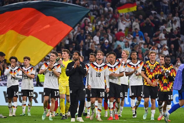 Schlussjubel,Spieler,Teamfoto,Team, Mannschaft,Mannschaftsfoto nach Spielende. Fussball Nations League Gruppenphase, Gruppe B, 3.Spieltag Deutschland (GER) - Serbien (SRB) 2-0 am 01.10.2026 , ALLIANZ ARENA