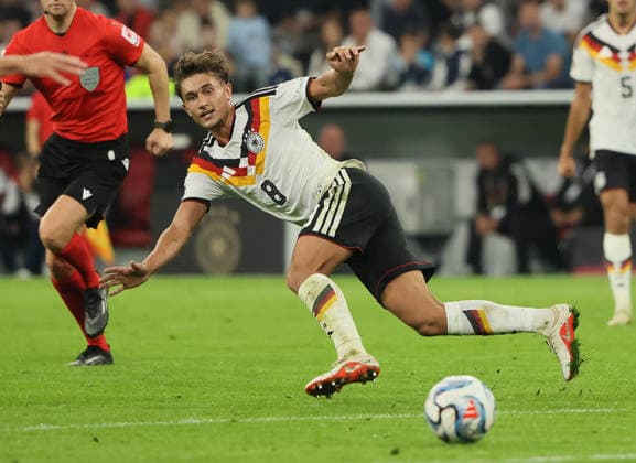 01.10.2026, Nations League , Deutschland vs Serbien, Allianz Arena Muenchen, Fussball im Bild: Torschuetze Tom Bischof (Deutschland)