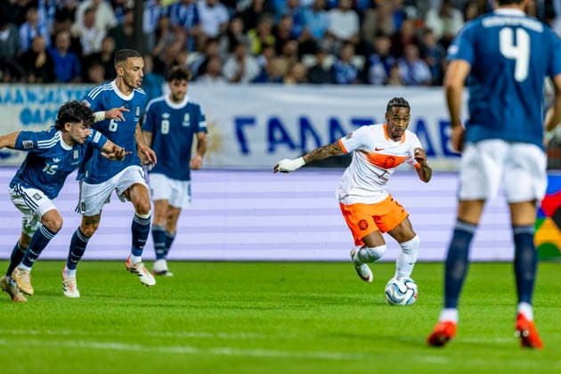 THESSALONIKI - (R) Nederland forward Crysencio Summerville during the UEFA Nations League match between Griekenland and Nederland at Toumba Stadion on 1 October 2026 in Thessaloniki, Griekenland. (Photo by DeFodi Images) -