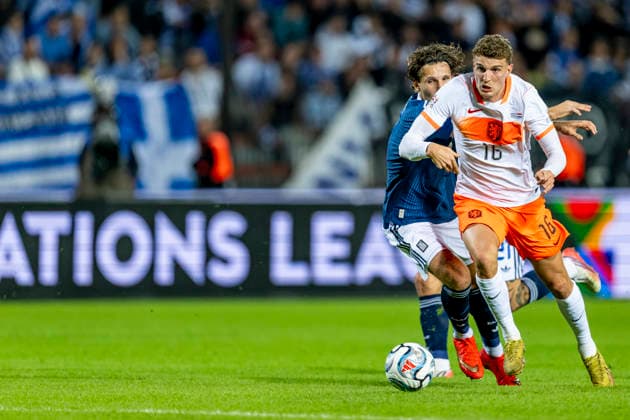 THESSALONIKI - (l-r) Nederland midfielder Guus Til during the UEFA Nations League match between Griekenland and Nederland at Toumba Stadion on 1 October 2026 in Thessaloniki, Griekenland. (Photo by DeFodi Images) -