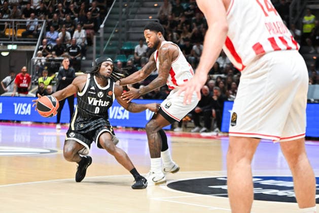 IPA89195911 - Rasheed Bello (Virtus Bologna) in action --- Virtus Bologna vs. Olympiacos Piraeus, EuroLeague Basketball, at PalaDozza in Bologna, Italy, on October 1, 2026, during the Virtus Bologna vs. Olympiacos Piraeus EuroLeague Basketball game in Bologna, Italy, on October 1, 2026  Copyright: xFrancescoxMalpensi IPAxSportx xx IPA89195911