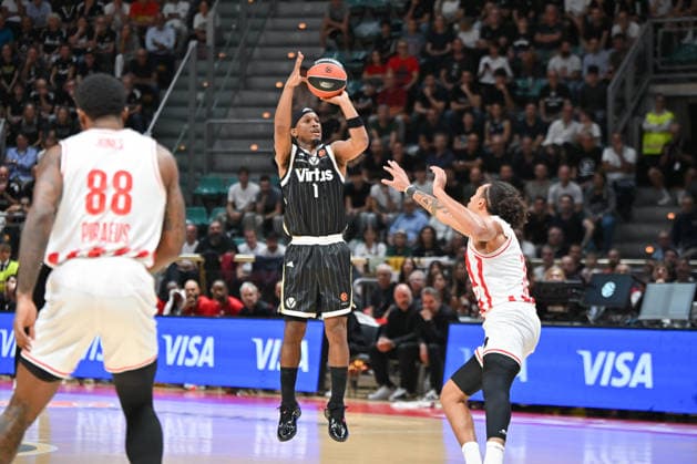 IPA89195918 - Trent Frazier (Virtus Bologna) in action --- Virtus Bologna vs. Olympiacos Piraeus, EuroLeague Basketball at PalaDozza in Bologna, Italy, on October 1, 2026, during the Virtus Bologna vs. Olympiacos Piraeus EuroLeague Basketball game in Bologna, Italy, on October 1, 2026  Copyright: xFrancescoxMalpensi IPAxSportx xx IPA89195918