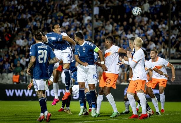 THESSALONIKI - Virgil van Dijk of the Netherlands heads in the 2-1 during the UEFA Nations League match between Greece and the Netherlands at Toumba Stadium on October 1, 2026, in Greece. KOEN VAN WEEL ANP xVIxANPxSportx xxANPxIVx 571123612 originalFilename: 571123612.jpg