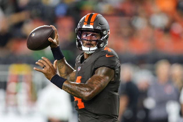 CLEVELAND, OH - OCTOBER 01: Cleveland Browns quarterback Deshaun Watson (4) on the field prior to the National Football League game between the Pittsburgh Steelers and Cleveland Browns on October 1, 2026, at Huntington Bank Field in Cleveland, OH. (Photo by Frank Jansky Icon Sportswire) NFL, American Football Herren, USA OCT 01 Steelers at Browns EDITORIAL USE ONLY Icon261001002