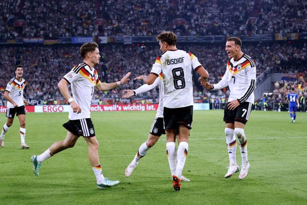 WIRTZ Florian Team Deutschland jubelt nach seinem Tor zum 2m: 0 mit BISCHOF Tom UEFA Nations League Saison 2026 - 2027 Spiel Deutschland - Serbien 2 : 0 01.10.2026 Muenchen DFL REGULATIONS PROHIBIT ANY USE OF PHOTOGRAPHS as IMAGE SEQUENCES and or QUASI-VIDEO Copyright: xLacixPerenyix