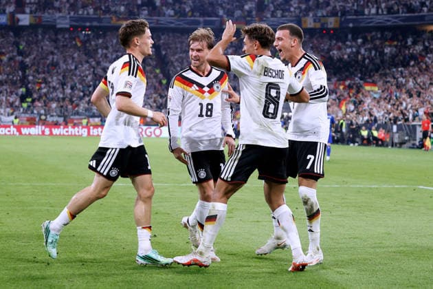 WIRTZ Florian Team Deutschland jubelt nach seinem Tor zum 2m: 0 mit BISCHOF Tom UEFA Nations League Saison 2026 - 2027 Spiel Deutschland - Serbien 2 : 0 01.10.2026 Muenchen DFL REGULATIONS PROHIBIT ANY USE OF PHOTOGRAPHS as IMAGE SEQUENCES and or QUASI-VIDEO Copyright: xLacixPerenyix
