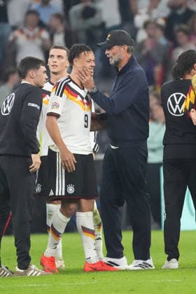 Bundestrainer Jürgen Klopp (Deutschland Germany) mit Derry Scherhant (Deutschland Germany) - München 01.10.2026: Deutschland vs. Serbien, UEFA Nations League, 3. Spieltag, Allianz Arena