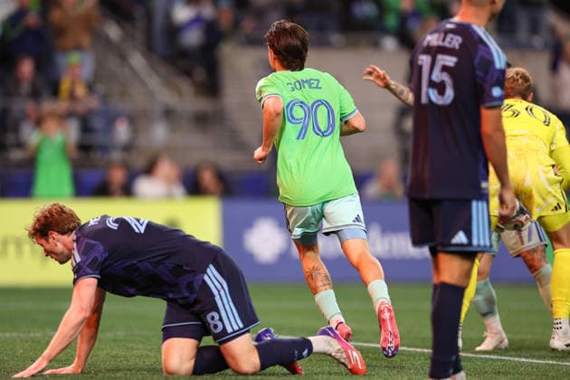 SEATTLE, WA - OCTOBER 01: Sebastian Gomez 90 of the Seattle Sounders reacts after scoring a goal during a game between Sporting Kansas City and the Seattle Sounders on October 1, 2026 at Lumen Field in Seattle, Washington. (Photo by Henry Rodenburg Icon Sportswire) SOCCER: OCT 01 MLS, Fussball Herren, USA Seattle Sounders FC vs Sporting Kansas City EDITORIAL USE ONLY Icon26100111