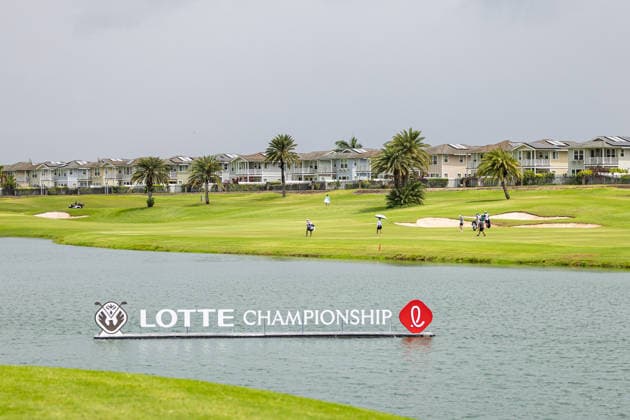 October 1, 2026, Honolulu, Hawaii, USA: Competitors and their caddies walk the 8th fairway at the 2026 Lotte Championship at Hoakalei Country Club, Ewa Beach, Hawaii, USA. Honolulu USA - ZUMAm310 20261001_zsp_m310_010 Copyright: xElliotxMilesx
