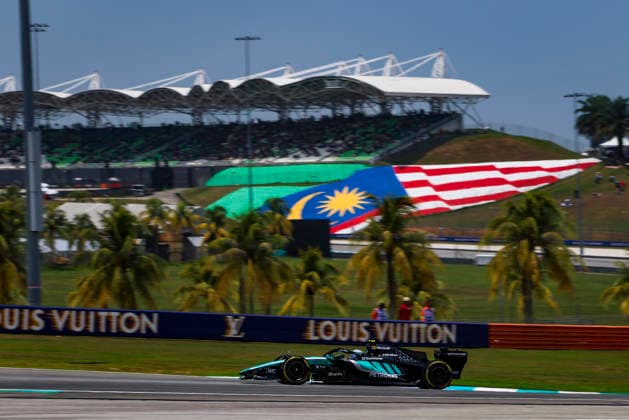 F1 - BAHRAIN GRAND PRIX IN MALAYSIA 2026 12 KIMI ANTONELLI Andrea (ita), Mercedes AMG F1 Team W17, action during the 2026 Formula 1 Bahrain Grand Prix in Malaysia, 16th round of the 2026 Formula One World Championship, WM, Weltmeisterschaft from October 2 to 4, 2026 on the Sepang International Circuit, in Sepang, Malaysia - SepangMalaysia  Copyright: xANTONINxVINCENTx