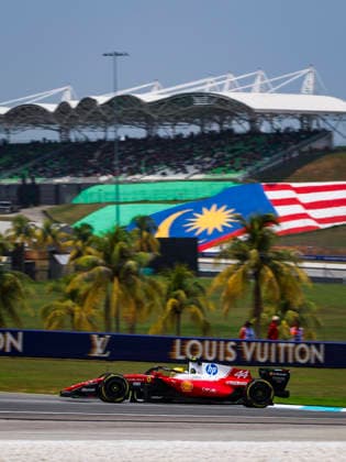 F1 - BAHRAIN GRAND PRIX IN MALAYSIA 2026 44 HAMILTON Lewis (gbr), Scuderia Ferrari SF-26, action during the 2026 Formula 1 Bahrain Grand Prix in Malaysia, 16th round of the 2026 Formula One World Championship, WM, Weltmeisterschaft from October 2 to 4, 2026 on the Sepang International Circuit, in Sepang, Malaysia - SepangMalaysia  Copyright: xANTONINxVINCENTx