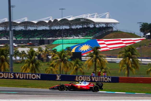 F1 - BAHRAIN GRAND PRIX IN MALAYSIA 2026 44 HAMILTON Lewis (gbr), Scuderia Ferrari SF-26, action during the 2026 Formula 1 Bahrain Grand Prix in Malaysia, 16th round of the 2026 Formula One World Championship, WM, Weltmeisterschaft from October 2 to 4, 2026 on the Sepang International Circuit, in Sepang, Malaysia - SepangMalaysia  Copyright: xANTONINxVINCENTx