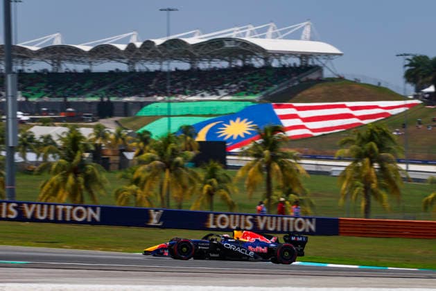 F1 - BAHRAIN GRAND PRIX IN MALAYSIA 2026 03 VERSTAPPEN Max (nld), Red Bull Racing Ford RB22, action during the 2026 Formula 1 Bahrain Grand Prix in Malaysia, 16th round of the 2026 Formula One World Championship, WM, Weltmeisterschaft from October 2 to 4, 2026 on the Sepang International Circuit, in Sepang, Malaysia - SepangMalaysia  Copyright: xANTONINxVINCENTx