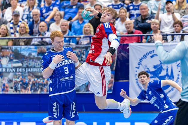 (L-R) Nicolai Theilinger (TBV Lemgo Lippe, 03), Martin Hovde (Handball Club Hamburg, 81) GER, TBV Lemgo Lippe vs. Handball Club Hamburg, Handball, 1. Bundesliga, 7. Spieltag, Spielzeit 2026 2027, 01.10.2026 GER, TBV Lemgo Lippe vs. Handball Club Hamburg, Handball, 1. Bundesliga, 7. Spieltag, Spielzeit 2026 2027, 01.10.2026 Lemgo Copyright: xEibner-Pressefoto JanxRollingerx EP_JSK