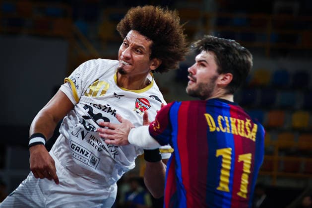 FC Barcelona, Barca v Veszprem HC - IHF Men s Handball Club World Championship, WM, Weltmeisterschaft Final Ali Zain, a player for Veszprem, during the IHF Men s Super Globe final between Veszprem and Barcelona at the New Administrative Capital Hall in Cairo, Egypt, on October 1, 2026. Cairo Egypt  Copyright: xAhmedxMosaadx originalFilename:mosad-notitle261001_np82r.jpg