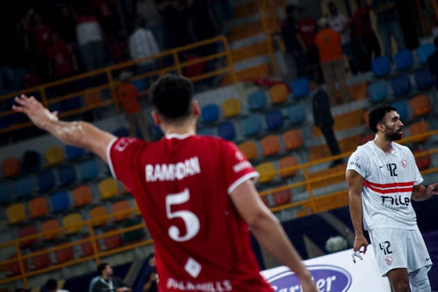 Al Ahly v Zamalek - Third Place Match - IHF Men s Super Globe Hassan Kaddah, a Zamalek player in white, plays during the third-place match between Al Ahly and Zamalek at the IHF Men s Super Globe in the New Administrative Capital Hall in Cairo, Egypt, on October 1, 2026. Cairo Egypt  Copyright: xAhmedxMosaadx originalFilename:mosad-notitle261001_npH30.jpg