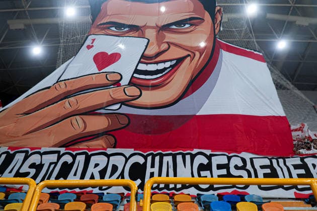 Al Ahly v Zamalek - Third Place Match - IHF Men s Super Globe Zamalek fans raise a tifo during the third-place match between Al Ahly and Zamalek in the IHF Men s Super Globe at the New Administrative Capital Hall in Cairo, Egypt, on October 1, 2026. Cairo Egypt  Copyright: xAhmedxMosaadx originalFilename:mosad-notitle261001_np50P.jpg