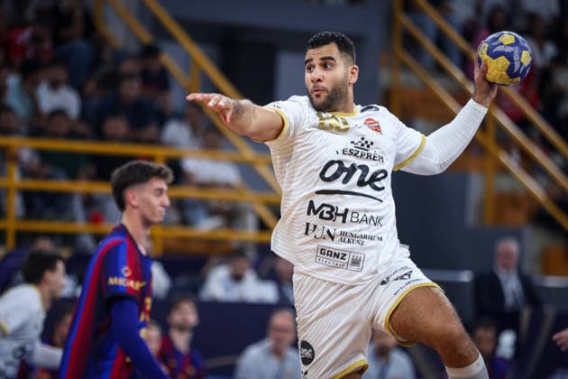 Barcelona v Veszprem - 19th IHF Men s Club World Championship, WM, Weltmeisterschaft 2026 - Final Ahmed Adel Mesilhy of Veszprem plays during the final match of the 19th IHF Men s Club World Championship 2026 between Barcelona and Veszprem at the New Administrative Capital Covered Hall on October 1, 2026. New Cairo -New Capital Egypt  Copyright: xAymanxArefx originalFilename:aref-notitle261001_np8CA.jpg